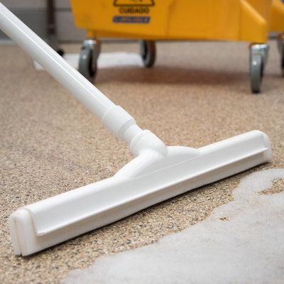 18IN FLOOR SQUEEGEE WHITE